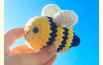 super-cute-crochet-bumble-bee-free-pattern