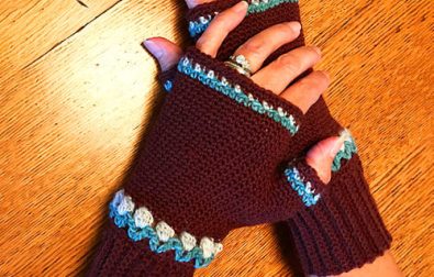 tulips-easy-crochet-fingerless-mittens-pattern-free-pdf