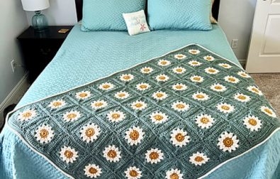 granny-free-daisy-crochet-pattern-blanket