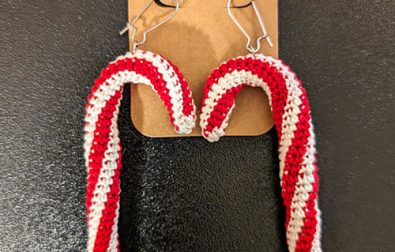 free-candy-cane-crochet-christmas-earrings-pattern