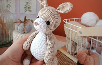 simple-crochet-kangaroo-free-pattern
